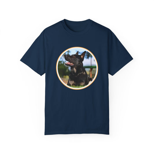 Unisex T-Shirt With Bicolor Working Line German Shepherd Sitting On The Ground